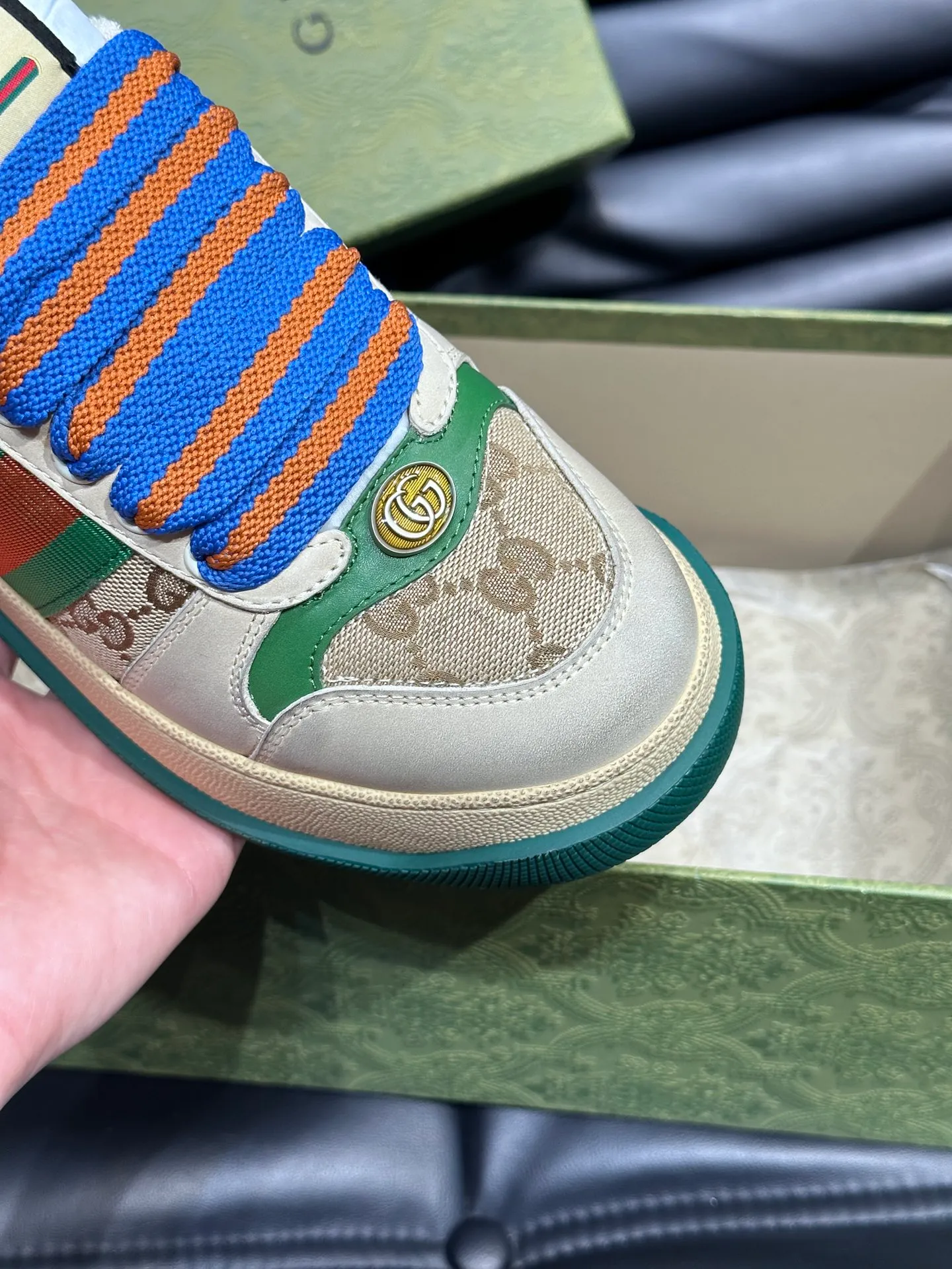 Men's men's shoes 💰p480 "GUCC*" Screener series 👫 Couple style GG thick-soled sneakers, the Screener series is inspired by the classic sneakers of the 1970s, cleverly incorporating the retro Gucci logo, two-color waterproof platform soles, and 5CM thick soles to enhance the aura, conveying the new design concept that a single product should be permanently accompanied by the passage of time, creating a retro distressed effect, decorated with metal double G oval enamel details! High-quality, versatile classic items, highly recommended. Size female 35-39, male 38-44
